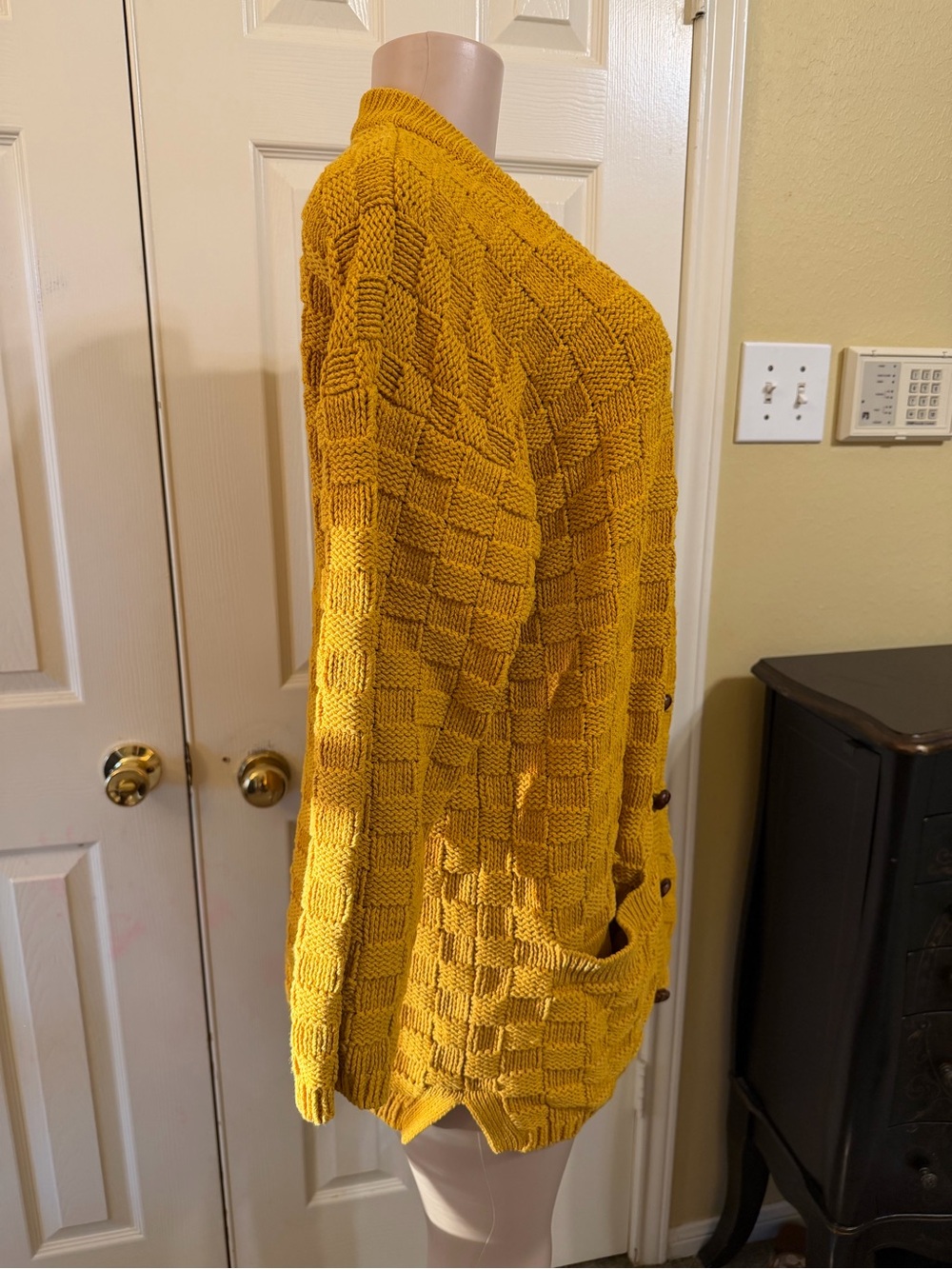 Ellen Tracy Mustard Yellow Textured Knit Cardigan - Picture 4 of 7